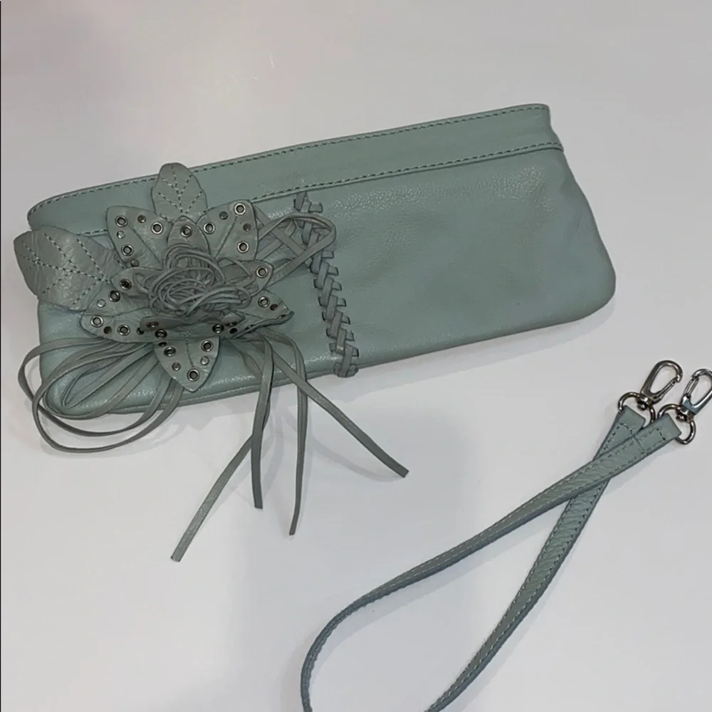 Mini purse teal color with cute flower detail - Picture 8 of 11